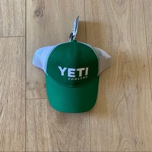 Green Yeti hat, NWT